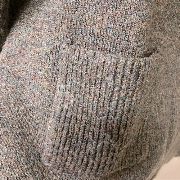 V-neck Sweater sz M - Picture 3 of 6